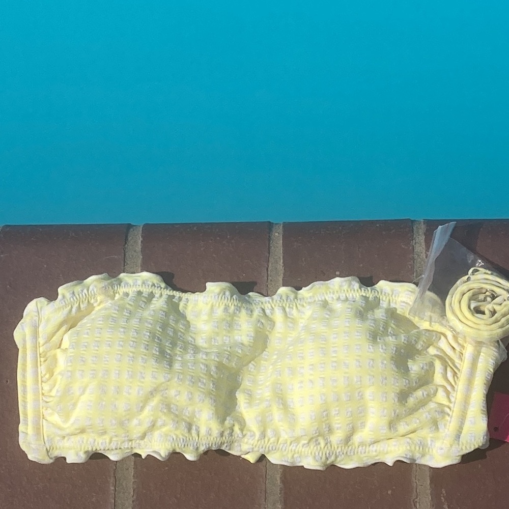 🎉5 for 10🎉Xhileration Bandeau Bikini Top     Juniors Size M(4-6)